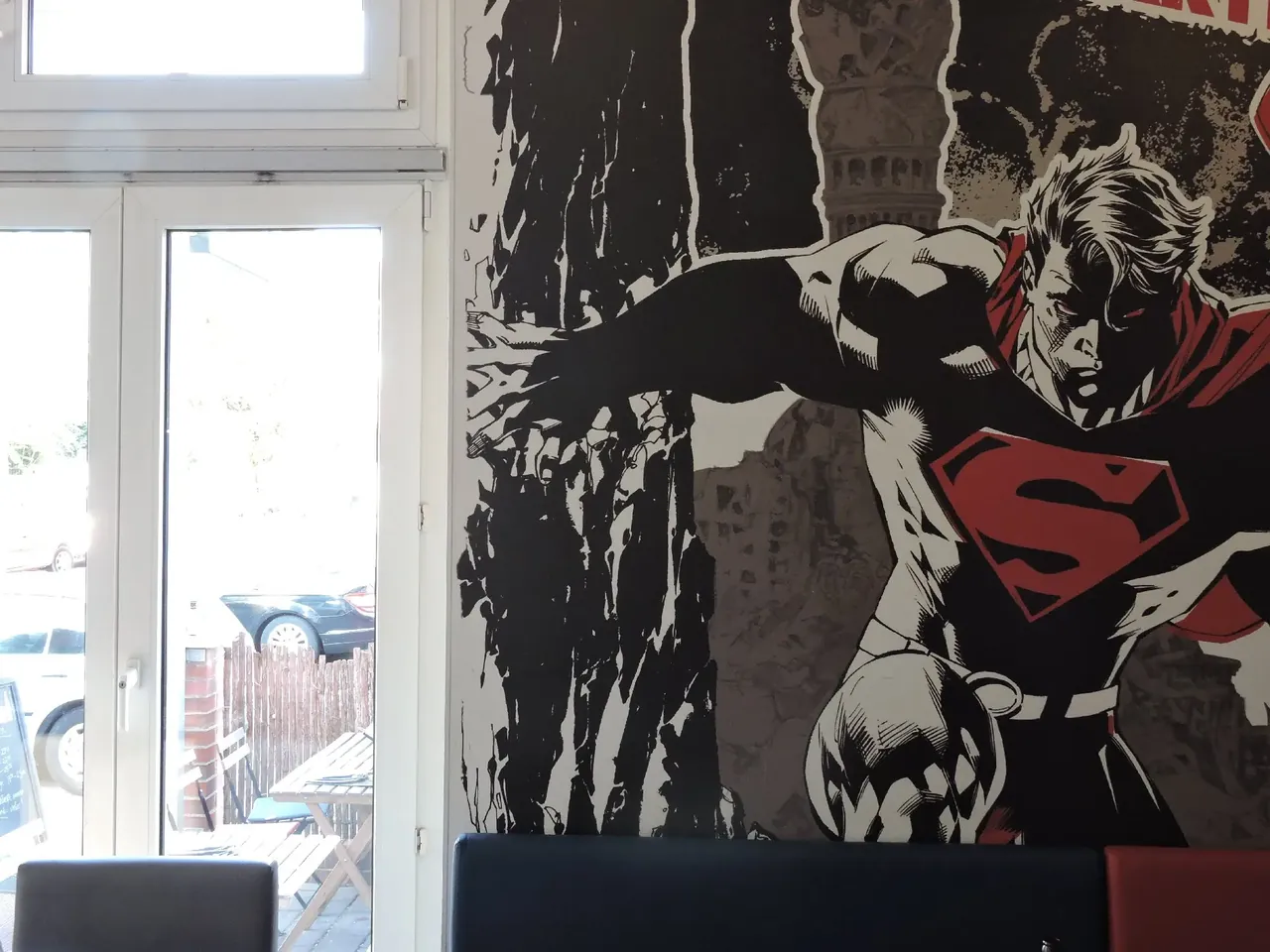 Superman Wandbild im Gastraum von Heroes